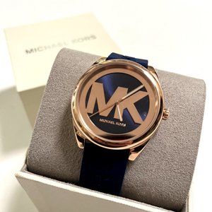 New in Box $250 MICHAEL KORS Watch Janelle Navy Blue Silicone Wristwatch MK7140